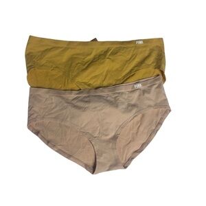 NWTVictoria’s Secret pink set of 2 hipster seamless panties mustard peach size L